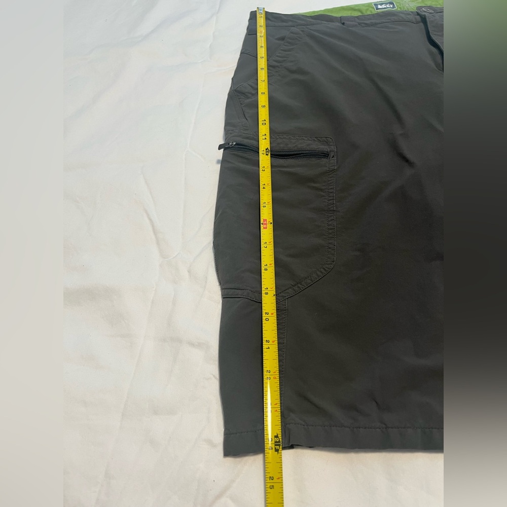 REI Men's Co - Op Sahara Dark Grey Lightweight Cargo Shorts Size 38 - Picture 10 of 12